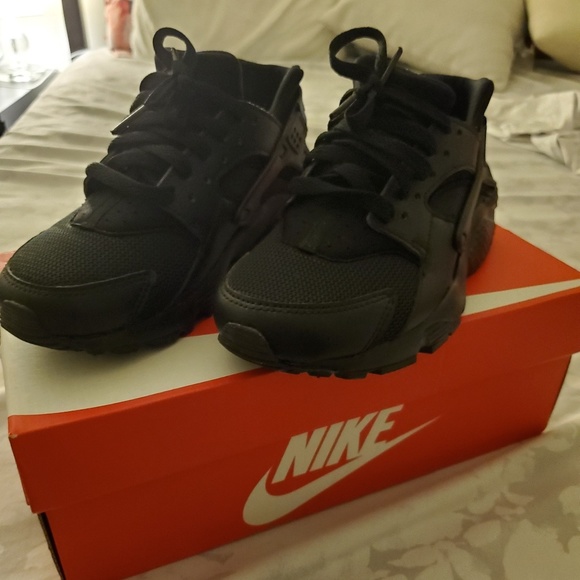 NIKE Huarache 4.5Y - Picture 4 of 5